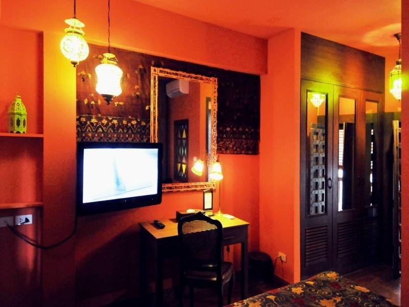 Colourful guest-room interior at Chakrabongse Villas