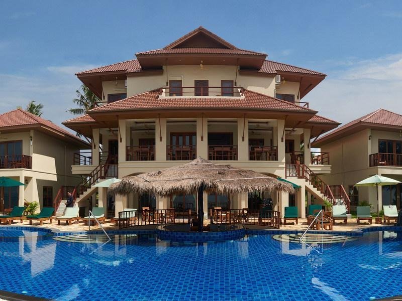 Main building and pool at Sara Beachfront Boutique Resort