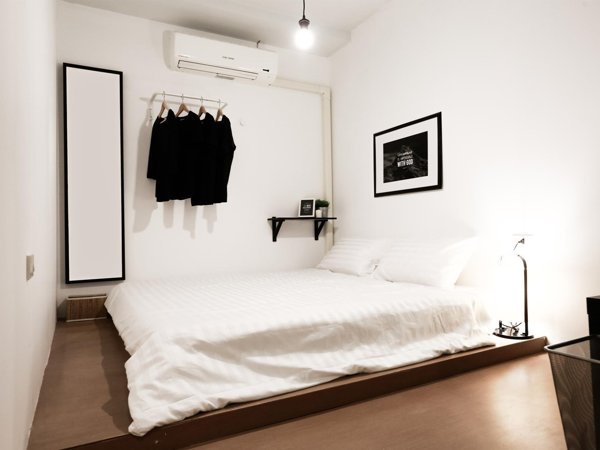 Double-bed room at Sleeping Well Hostel Chiang Khong